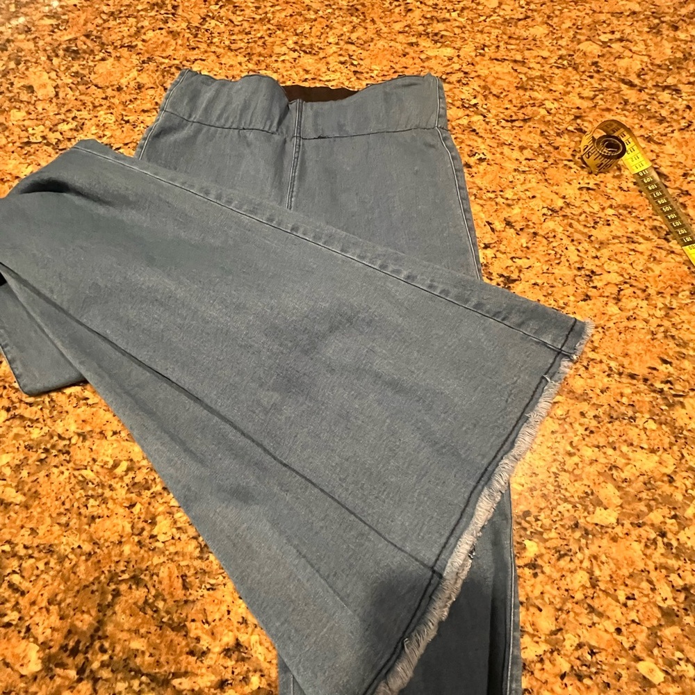 LAINEY WILSON FLARES!!  Skylar + Madison Black Flare Jeans